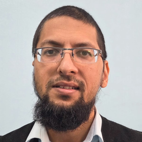 Dr Yaasir Ozeer